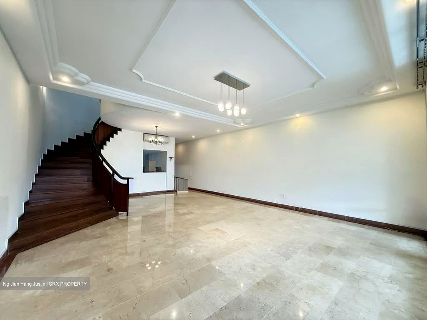 Parry Avenue (D19), Terrace #585580901